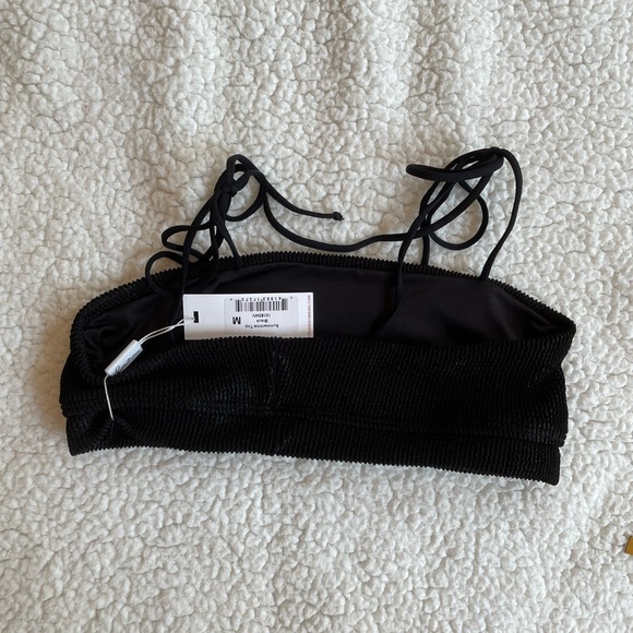 BNWT Frankie’s Bikinis Summertime Top in Black Size Medium - Picture 4 of 4